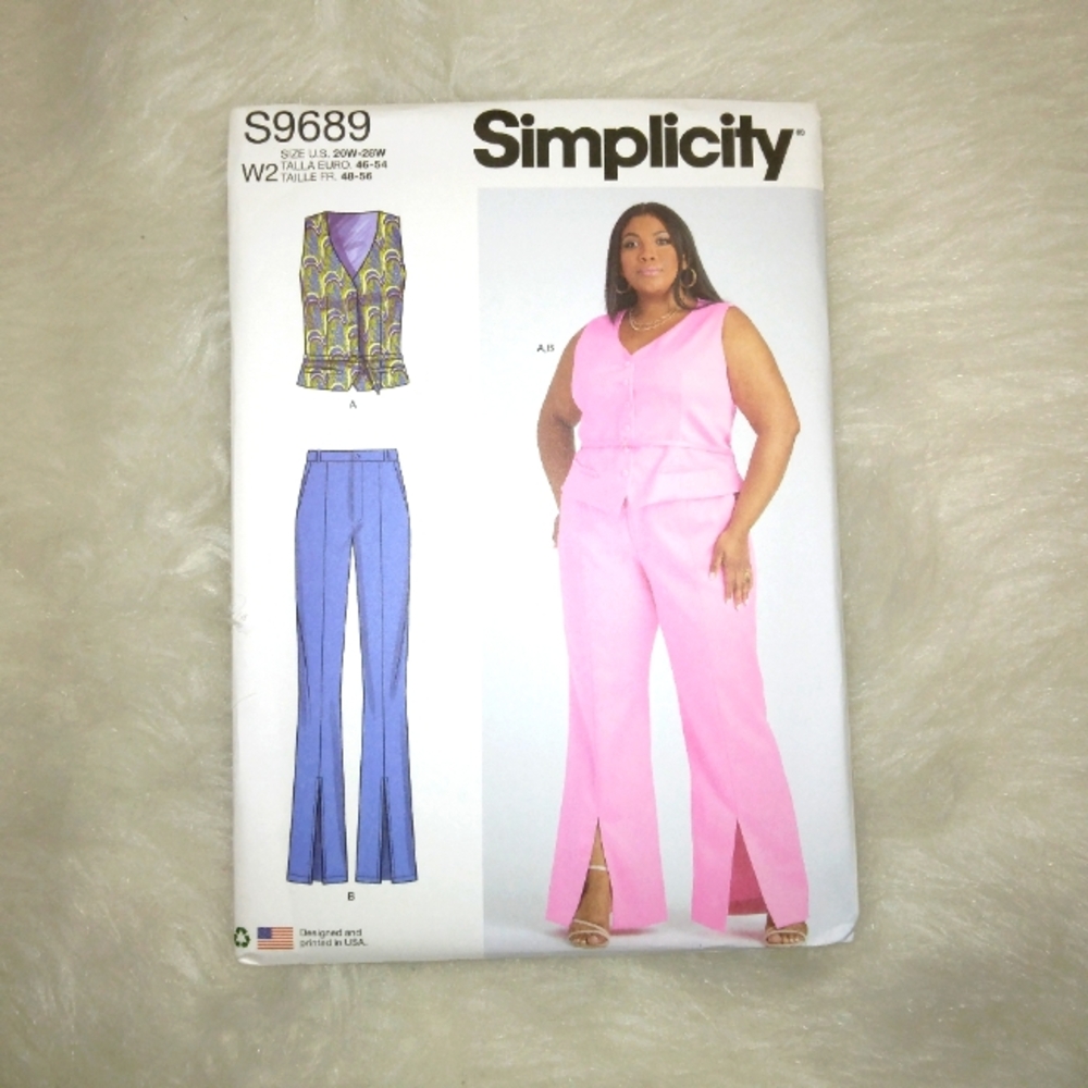 SIMPLICITY S9689 Sz 20W-28W Women's lined vest and pants w/ stylish front vents